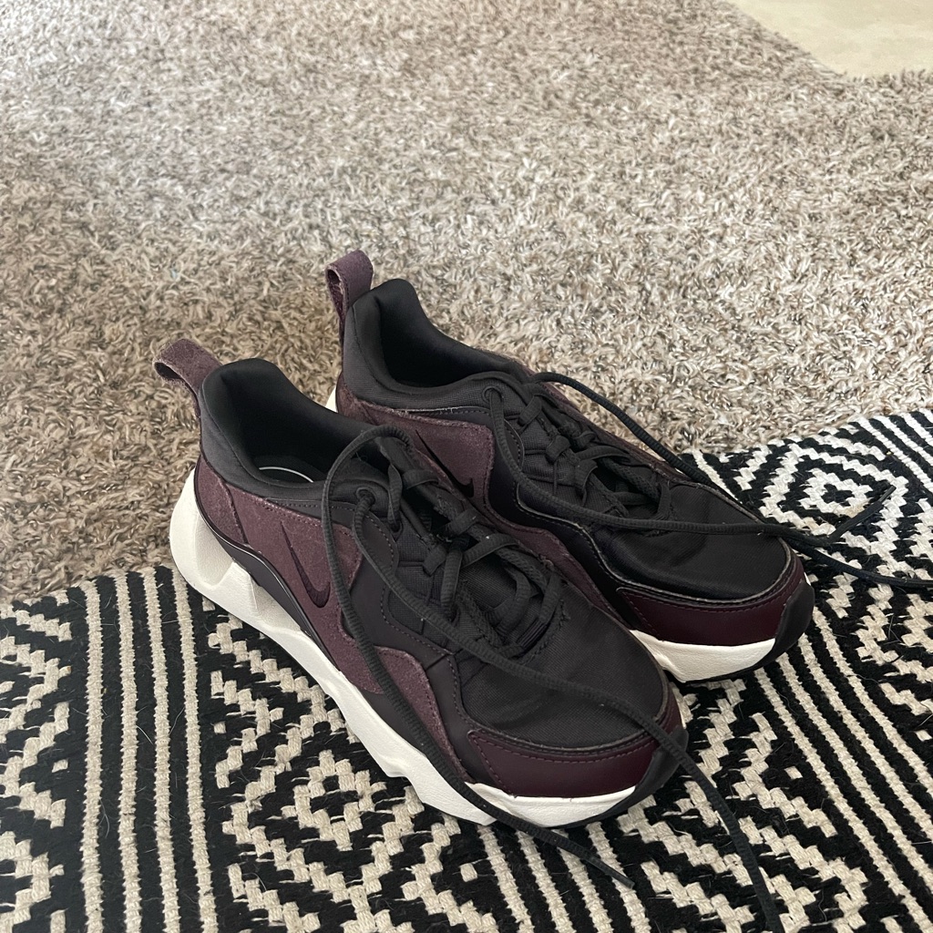 Preowned Womens Nikes